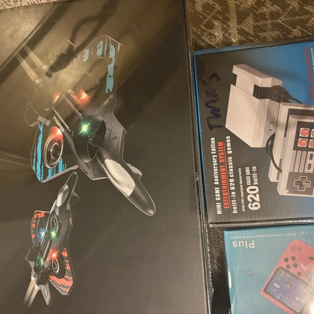 UAV Skytracker Drone Christmas Gift Bundle New